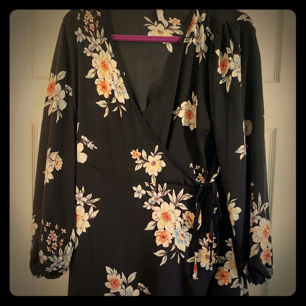 Black flower wrap dress- super cute🌻🌼🌸🌺
